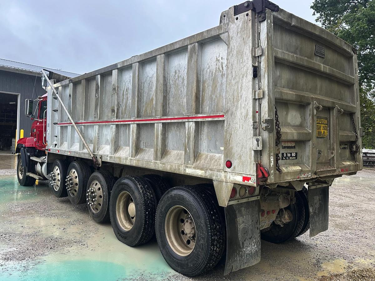 Used 1999 MACK CL713