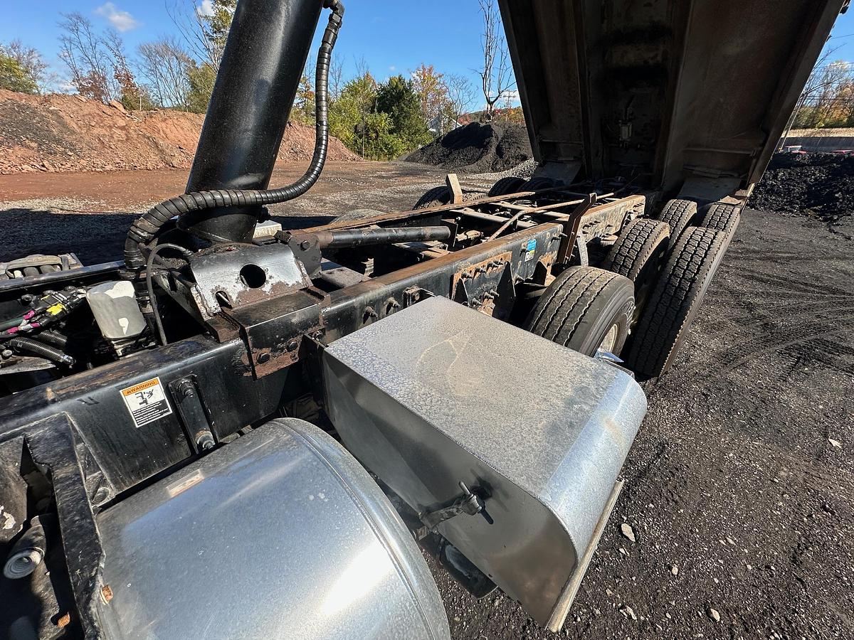 Used 2016 PETERBILT 365