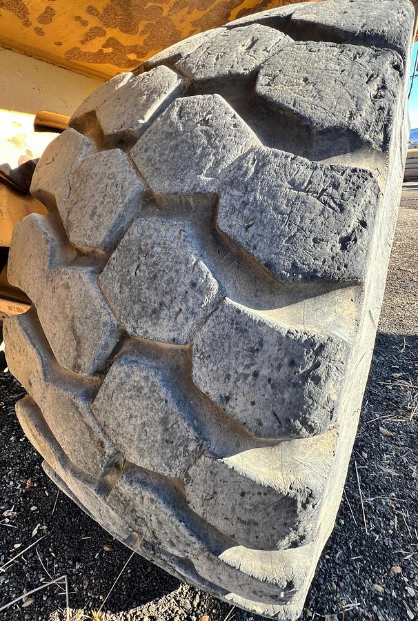 Used 2011 CATERPILLAR 740B Ej