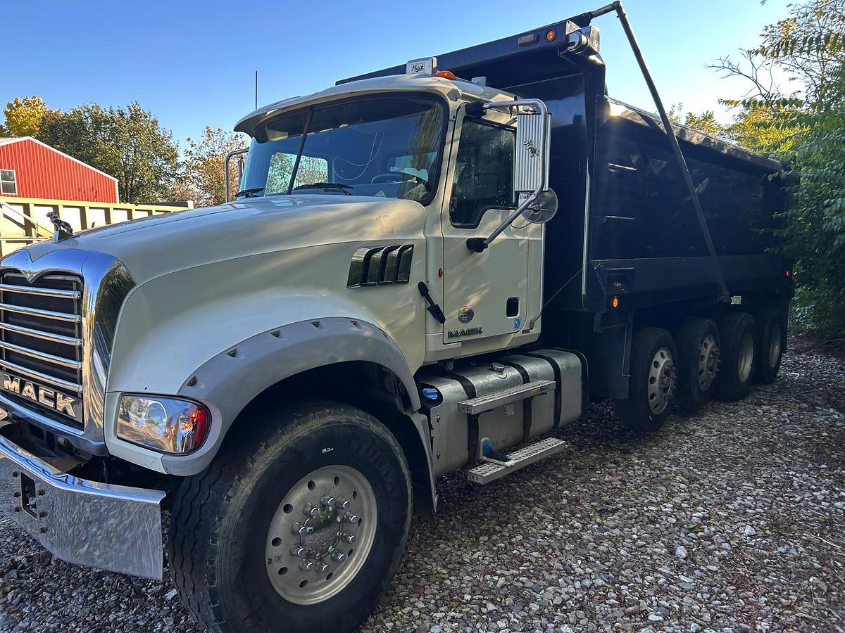 Used 2013 MACK GU713 Granite