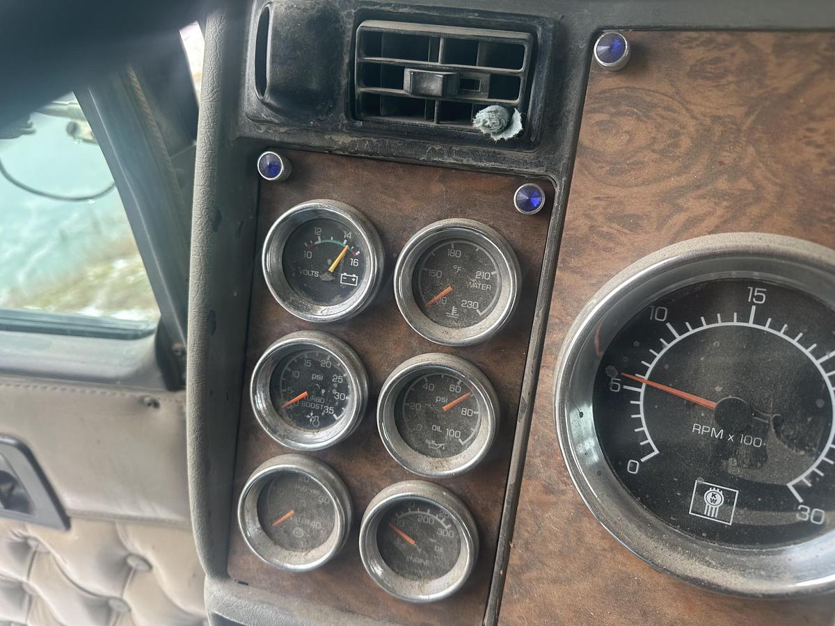 Used 2002 KENWORTH T800