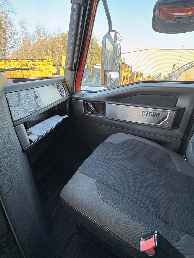 Used 2014 CATERPILLAR CT660S