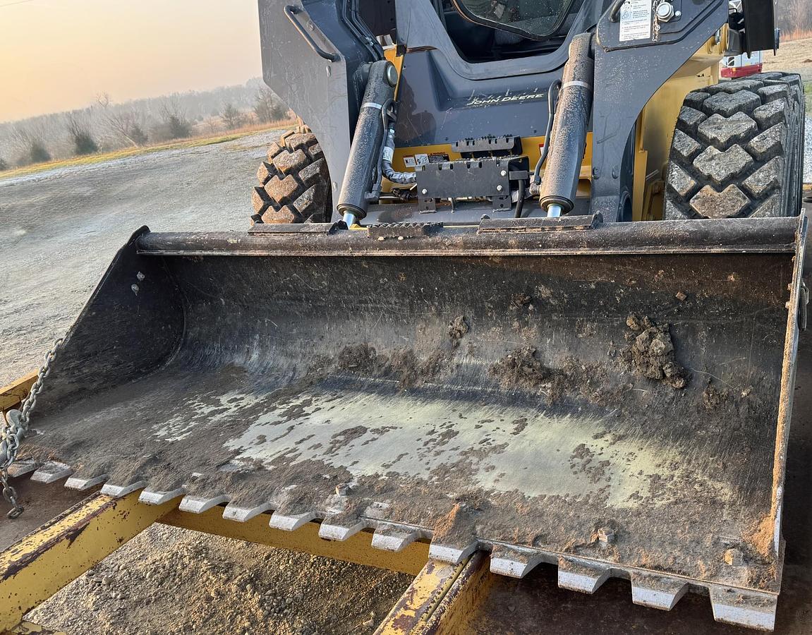Used 2024 JOHN DEERE 332G Skid steer