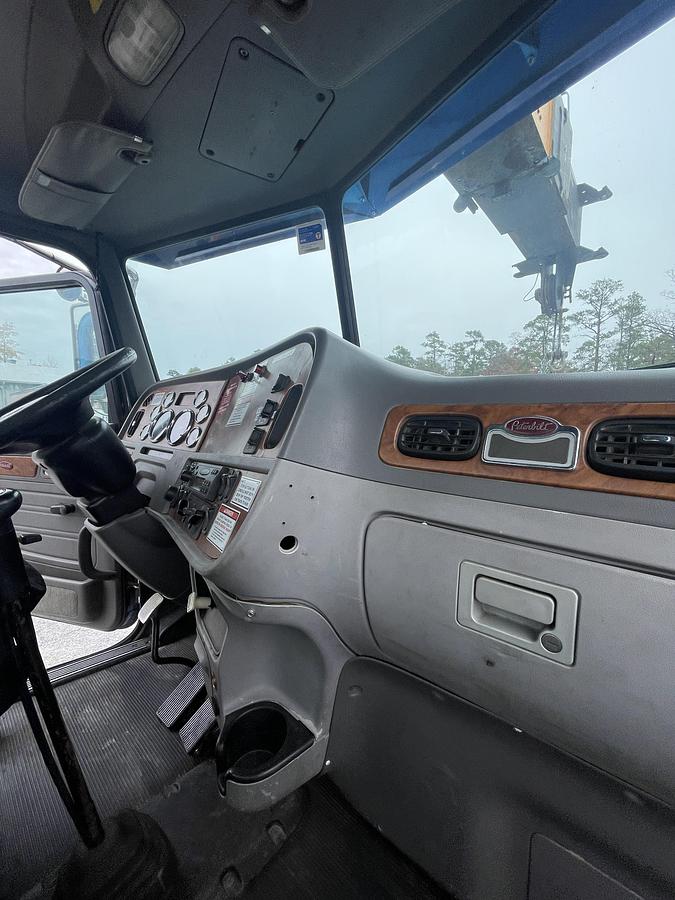 Used 2008 PETERBILT 365 Crane