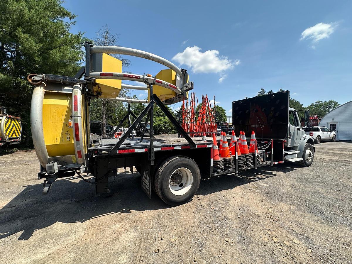 Used 2004 FREIGHTLINER M2 Attenuator Truck
