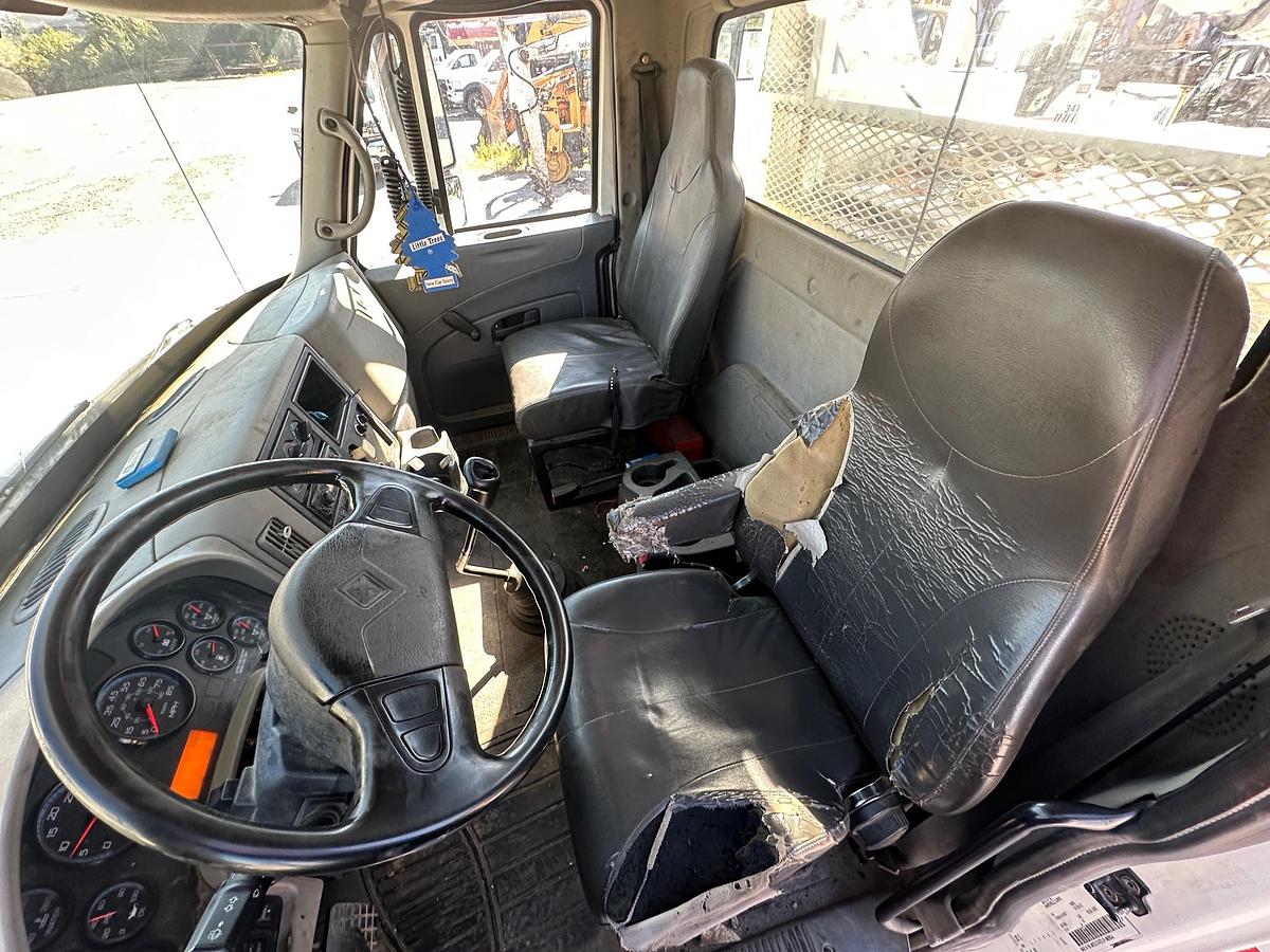 Used 2010 INTERNATIONAL 4300 Service Truck