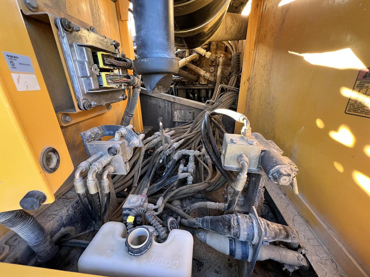 Used 2008 VOLVO EC210CL