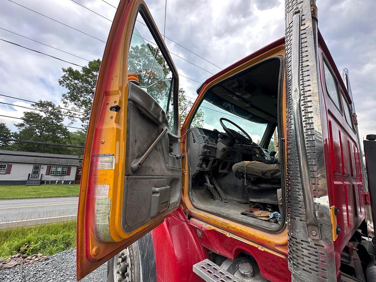 Used 1998 FORD 9500