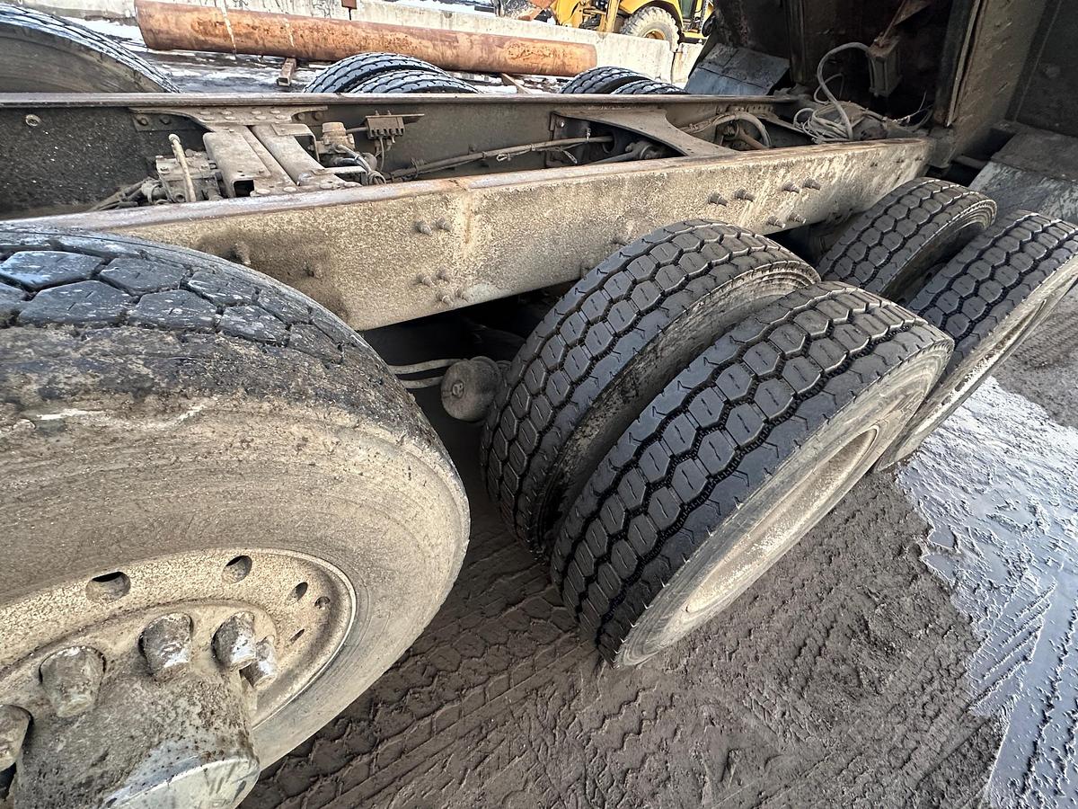 Used 2017 MACK Granite GU713