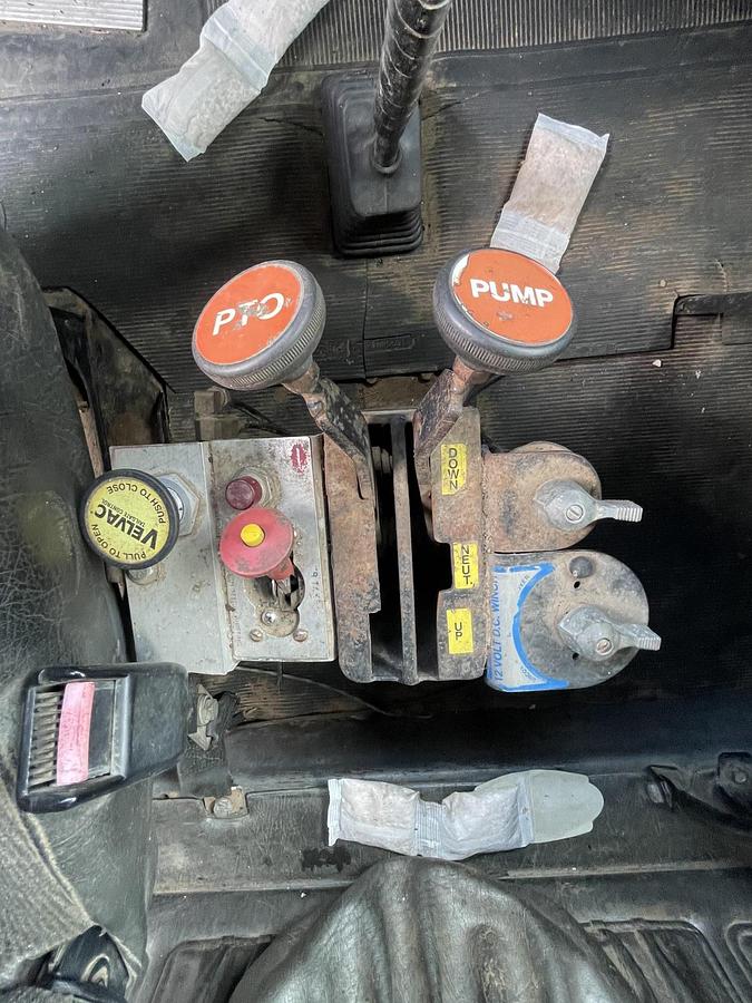 Used 1995 MACK RD688S