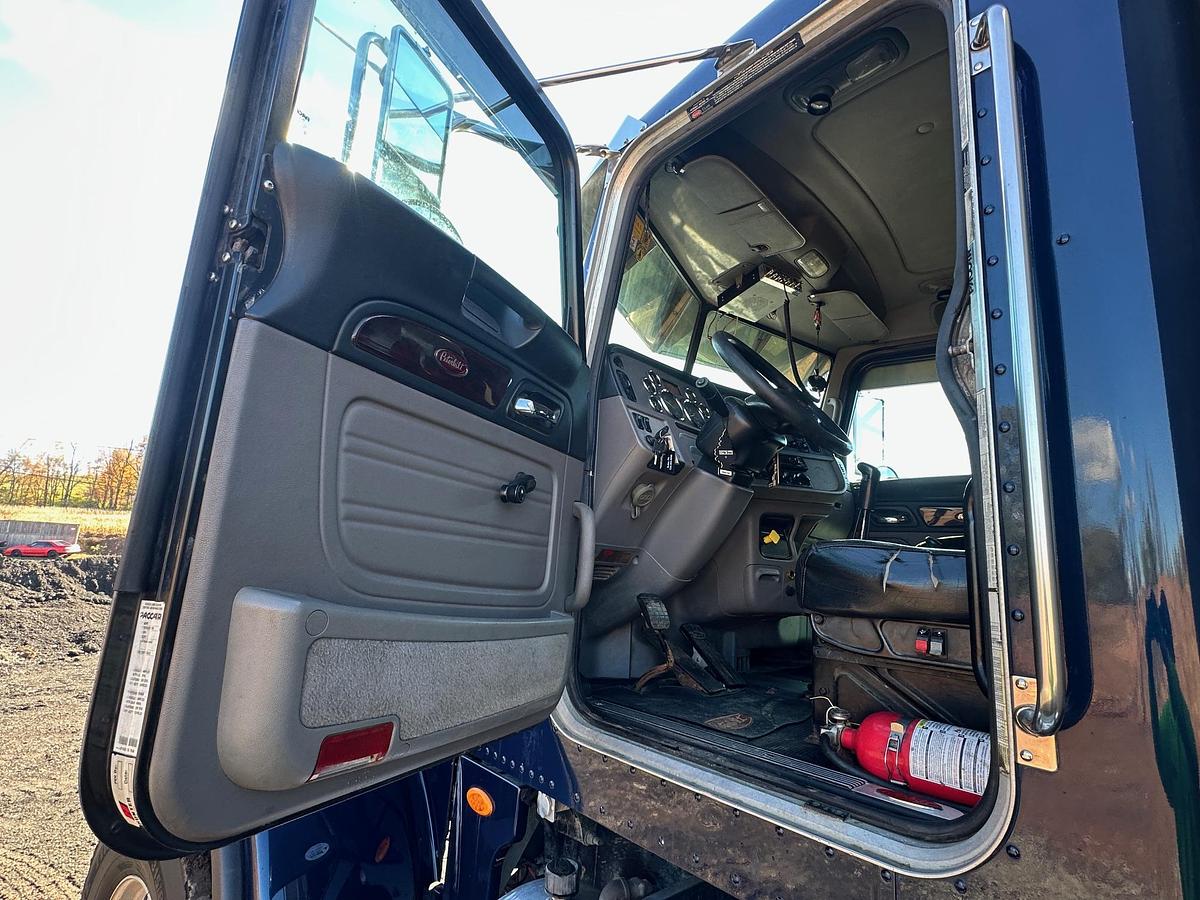 Used 2016 PETERBILT 365