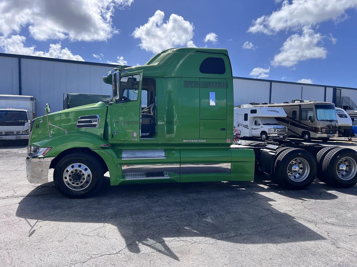 Used 2017 WESTERN STAR 5700xe