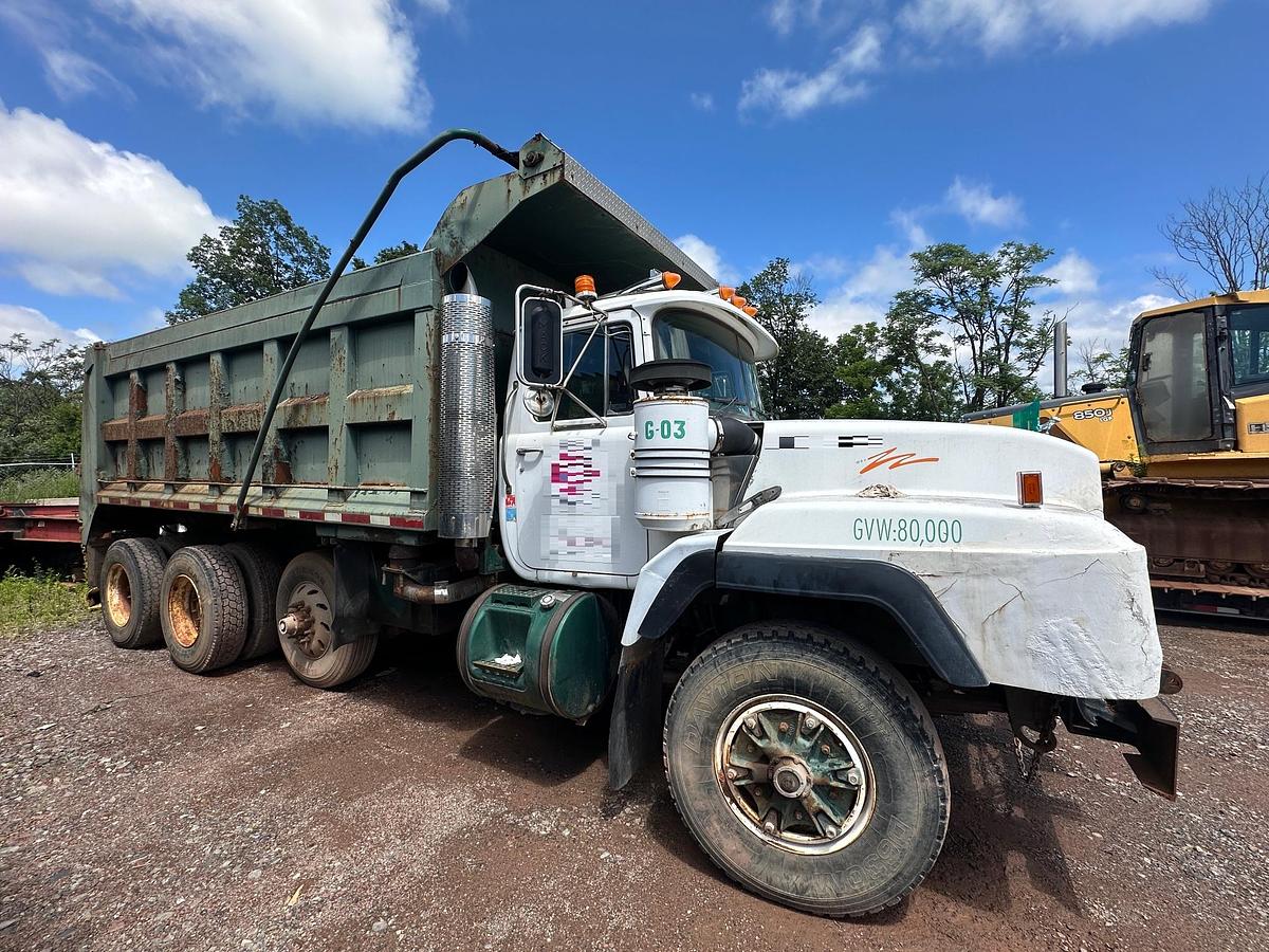 Used 1990 MACK RB688S