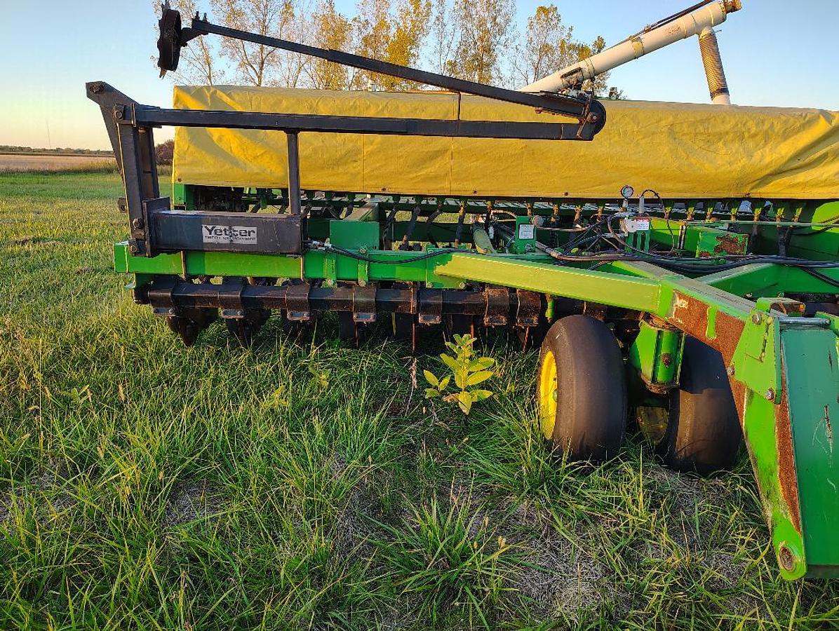 Used 1992 JOHN DEERE 750 Grain Drills