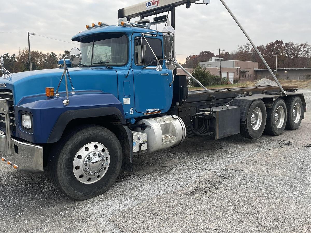 Used 2001 MACK RD688s Roll Off