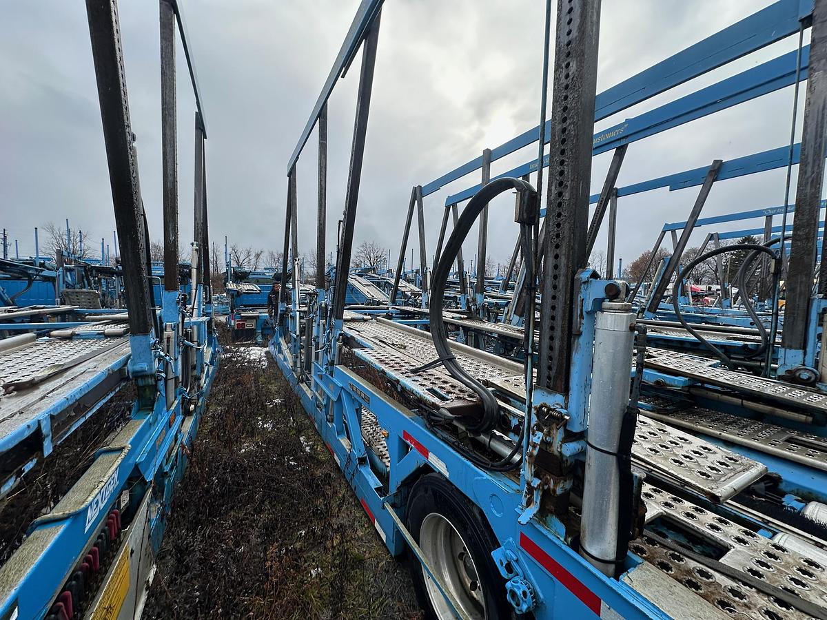 Used 2015 VOLVO VAH Car Hauler