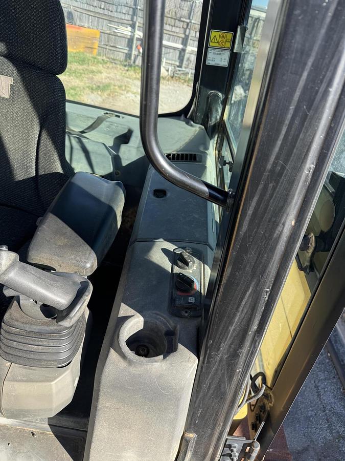 Used 2012 CATERPILLAR D5K2 LGP