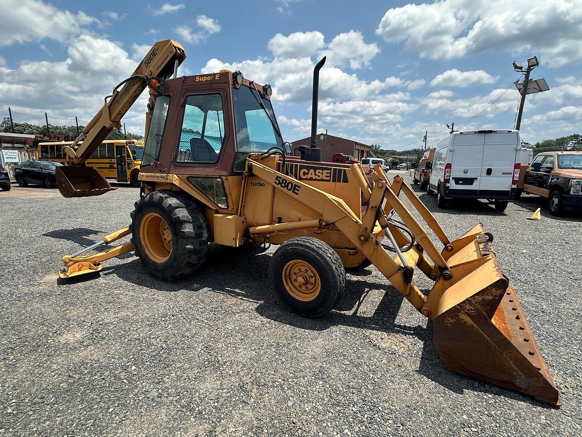 Used 1986 CASE 580E