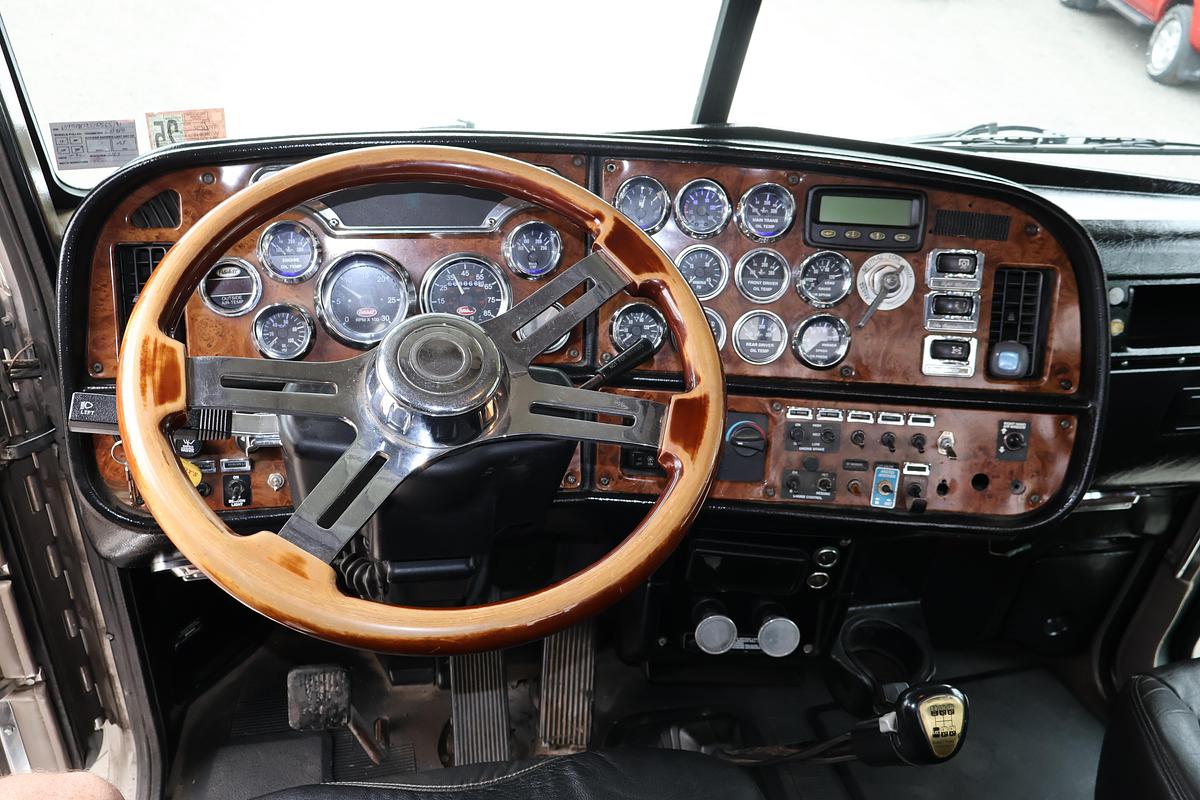 Used 2001 PETERBILT 379