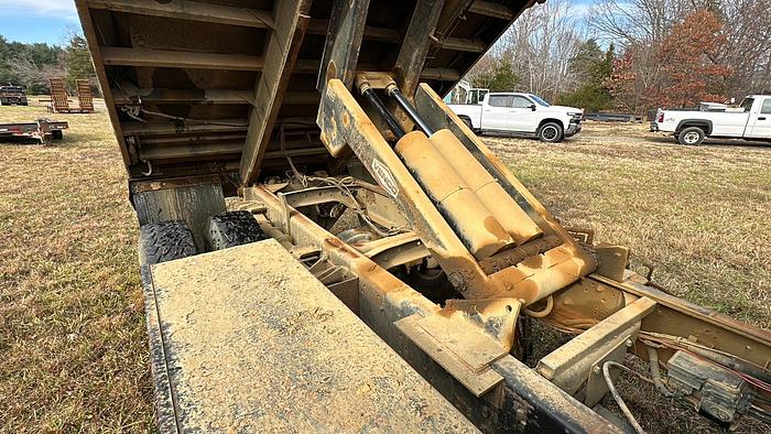 Used 2001 INTERNATIONAL 4700