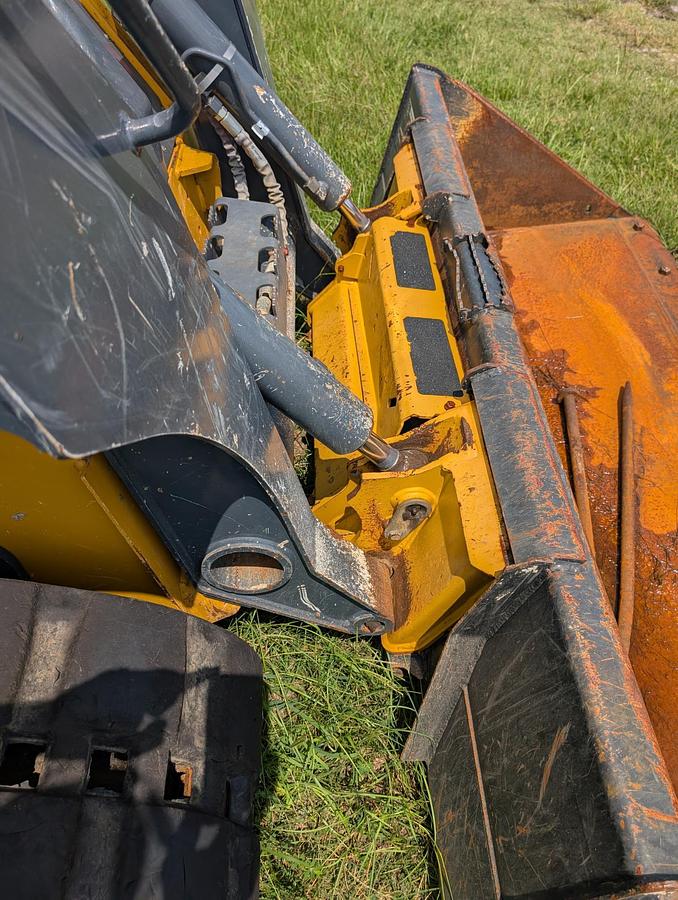 Used 2020 DEERE 325G