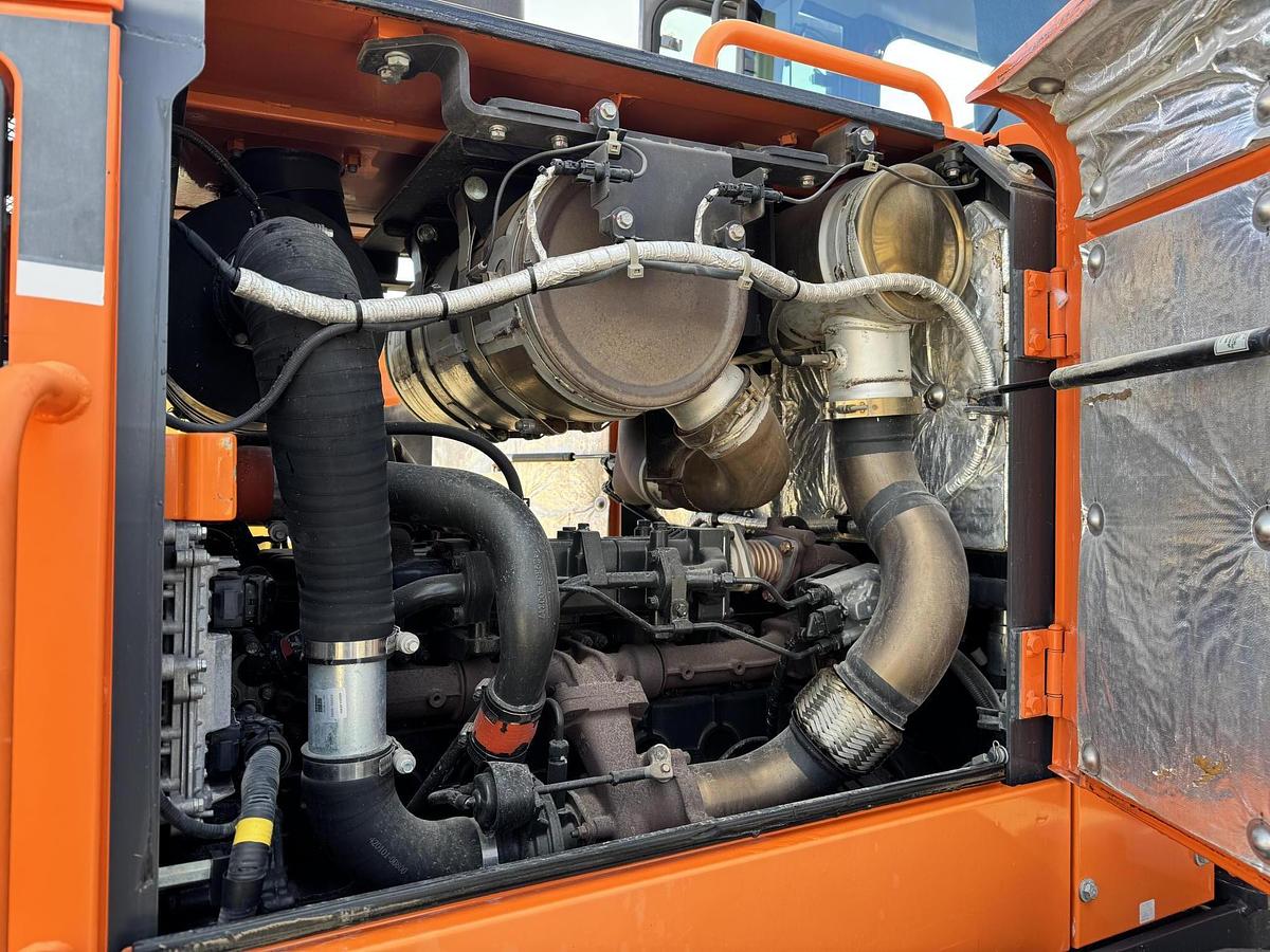 Used 2018 DOOSAN DL 220