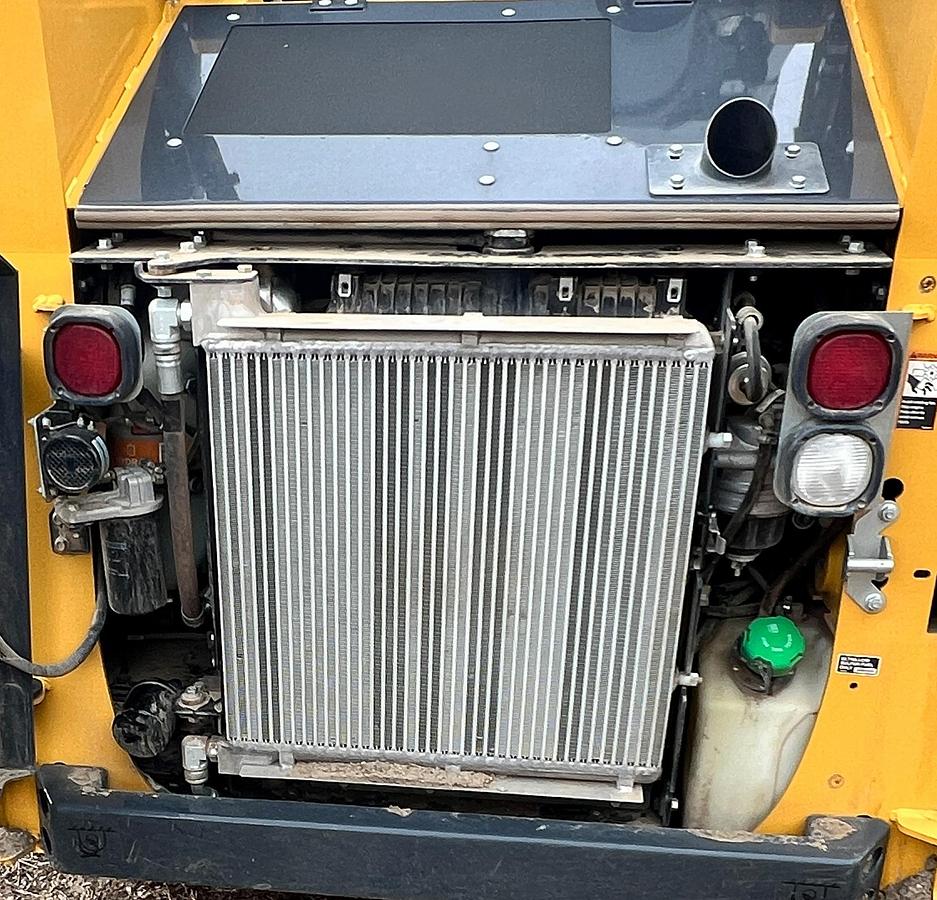 Used 2022 DEERE 317G