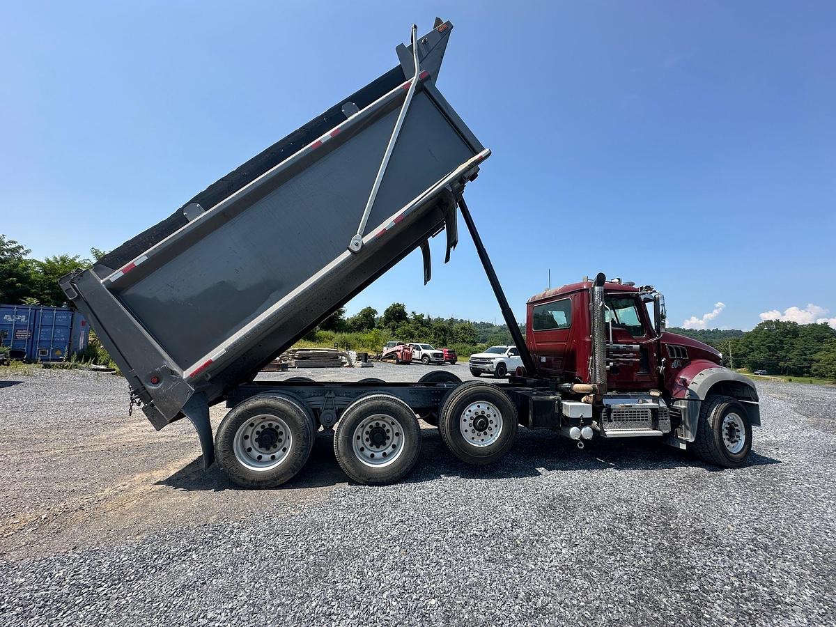 Used 2020 MACK Granite GR64F