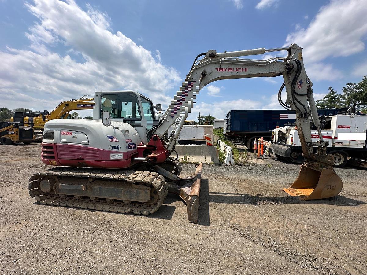 Used 2013 TAKEUCHI TB285