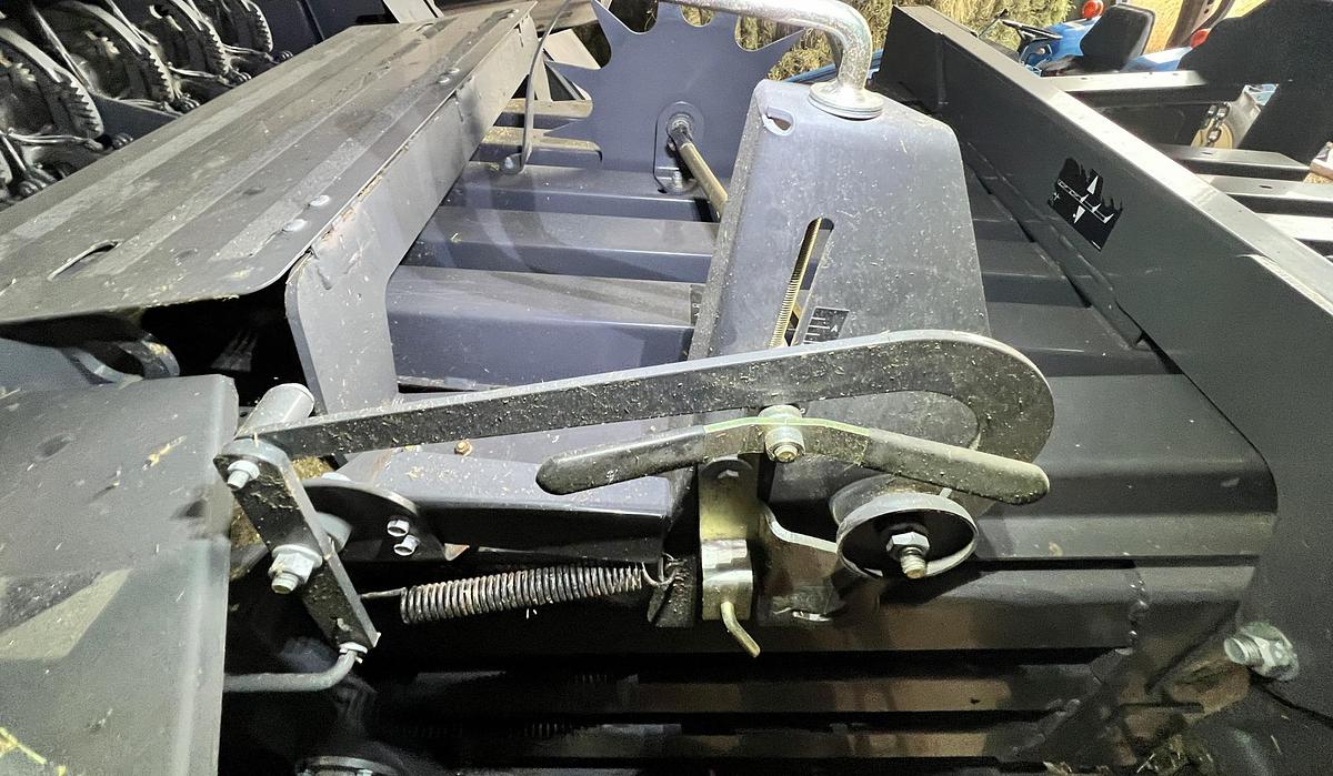 Used 2018 MASSEY FERGUSON 2270 Hesston