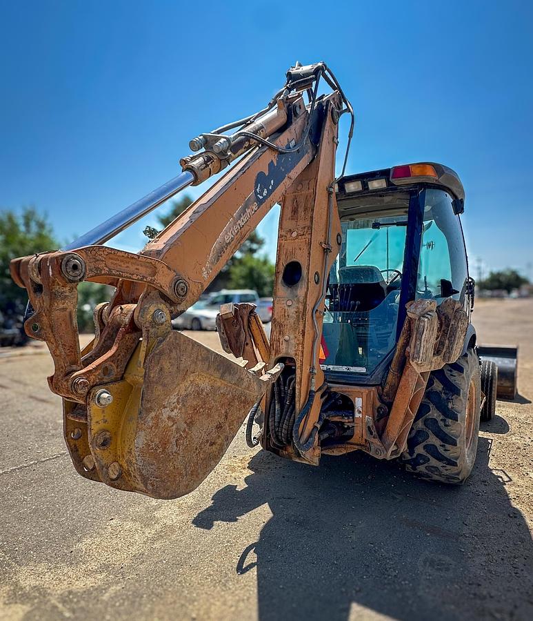 Used 2005 CASE 580 SM II