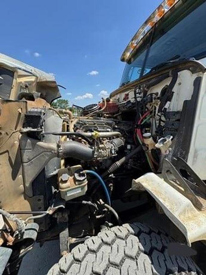 Used 2013 WESTERN STAR 4700