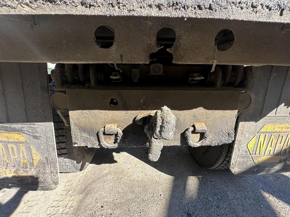 Used 2000 STERLING AT9513