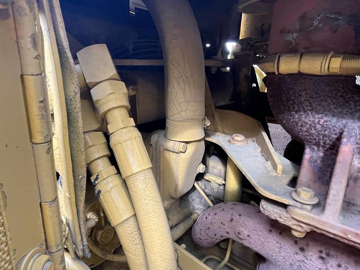 Used 1985 DEERE 750B