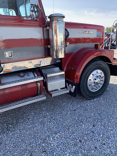 Used 1995 WESTERN STAR 4964F