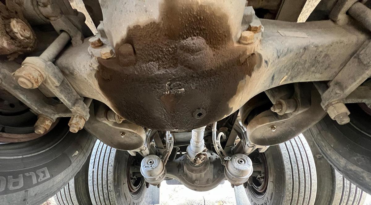 Used 2016 PETERBILT 348