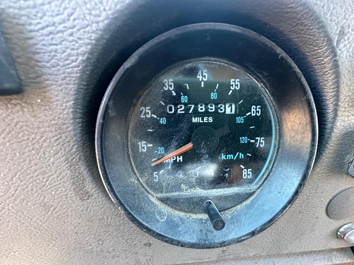 Used 2000 MACK DM690S Conveyor