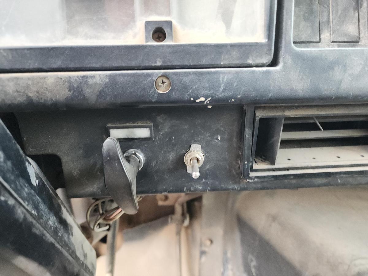 Used 1993 INTERNATIONAL 4700  4x2