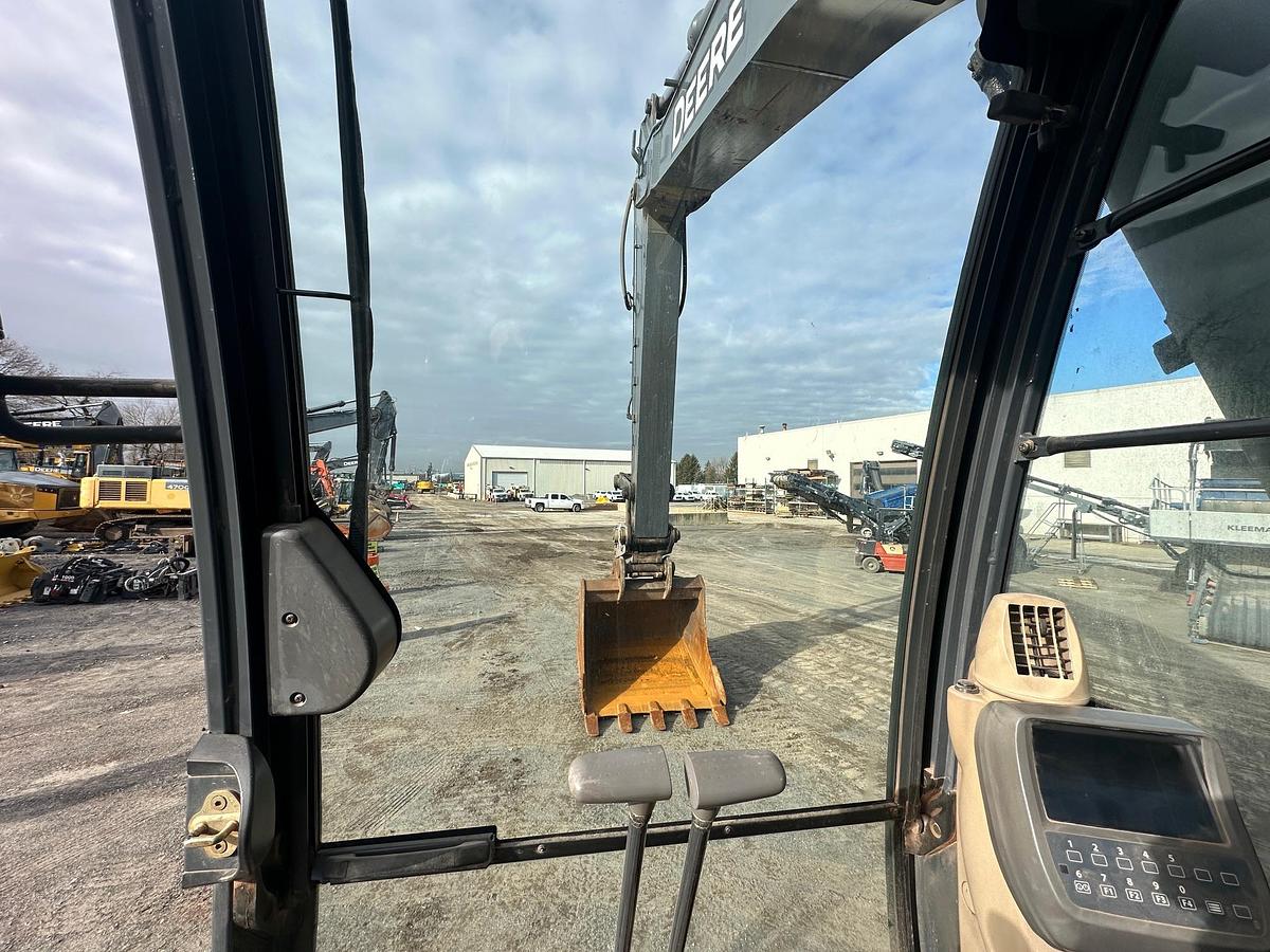 Used 2009 DEERE 450D LC