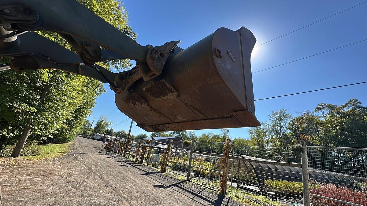 Used 2005 DEERE 624J