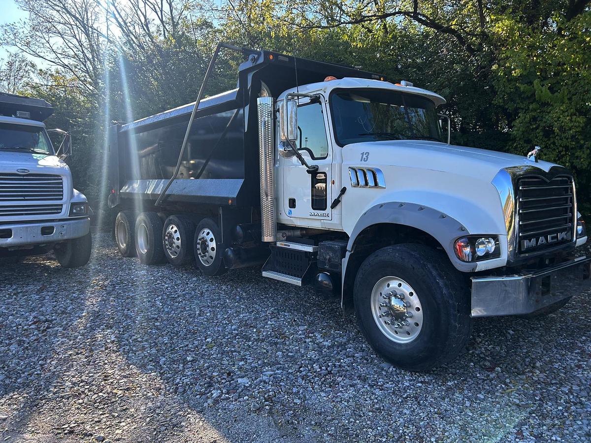 Used 2013 MACK GU713 Granite