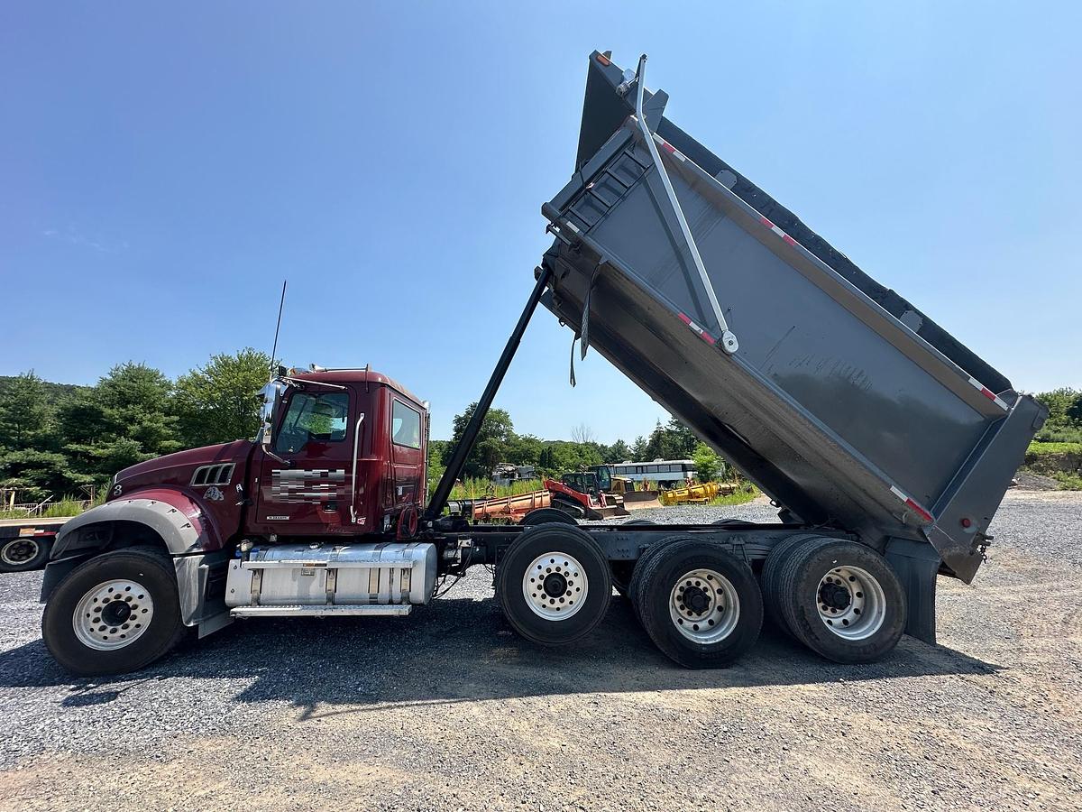 Used 2020 MACK Granite GR64F