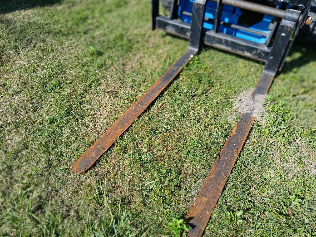 Used 2023 GENIE GTH 5519