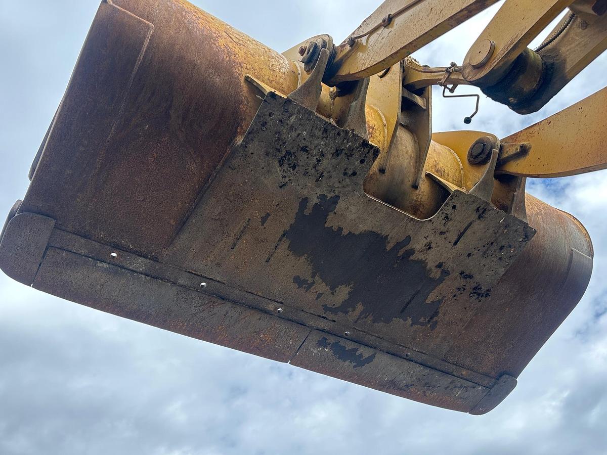 Used 2015 CATERPILLAR 962M