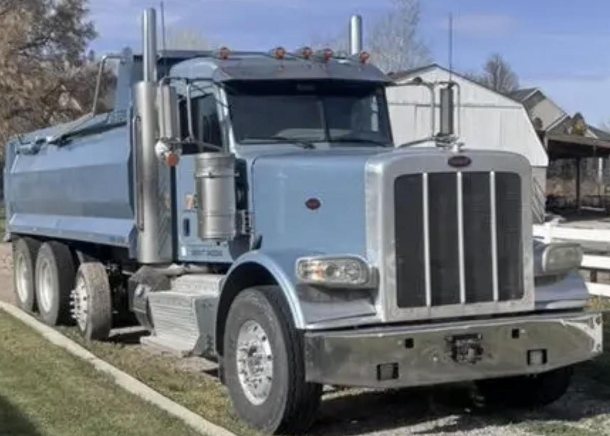 Used 2012 PETERBILT 388 Dump truck