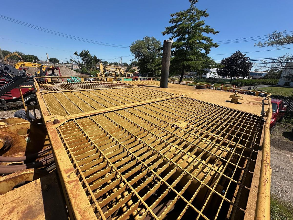 Used 1983 CATERPILLAR 245