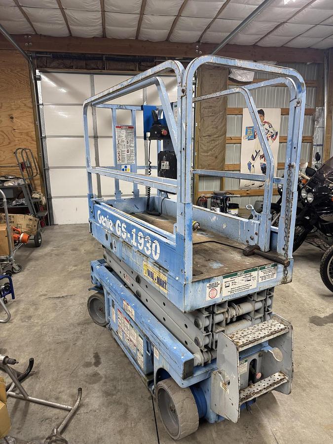Used 2002 GENIE GS-1930