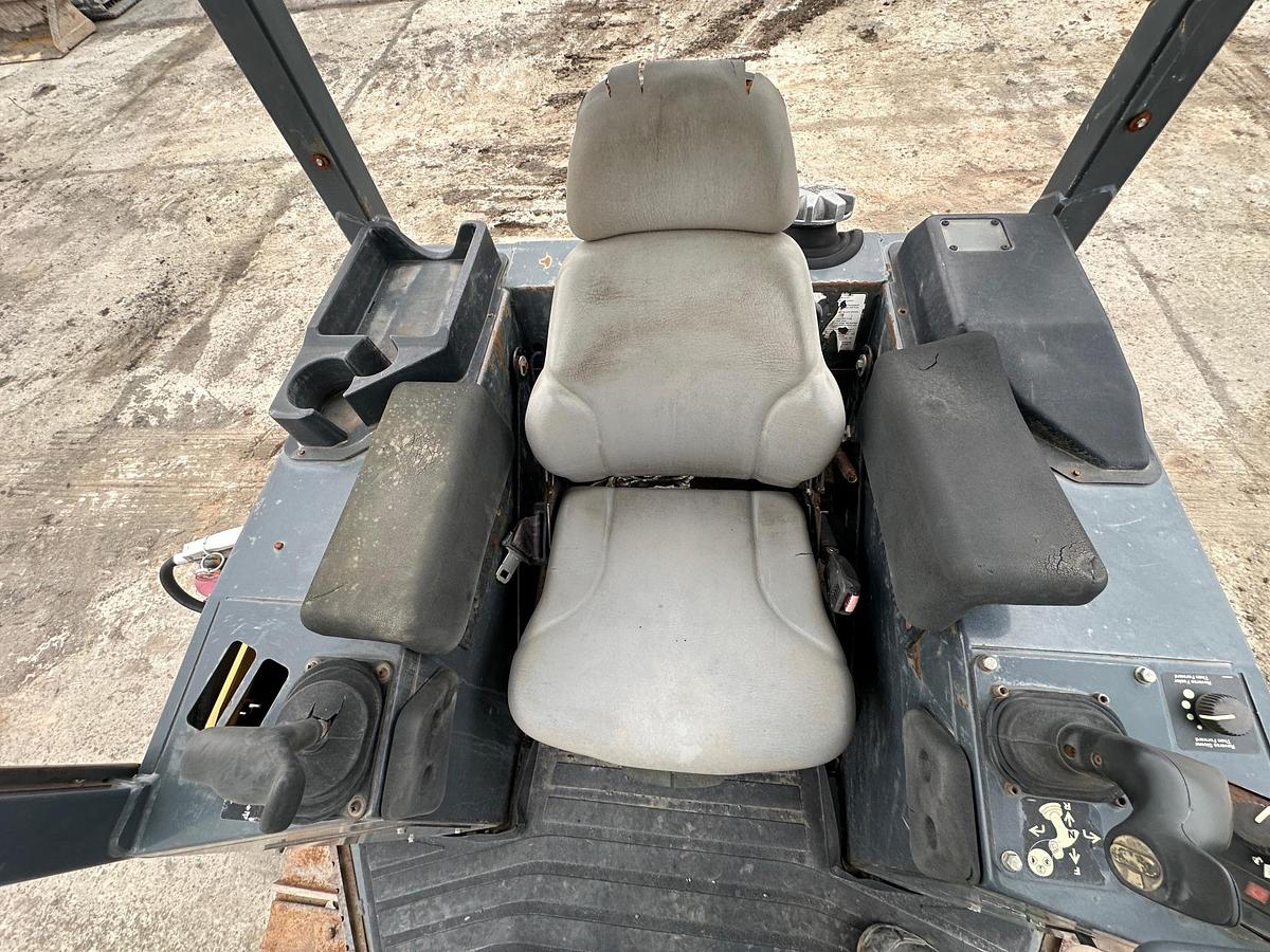 Used 2007 DEERE 650J LT