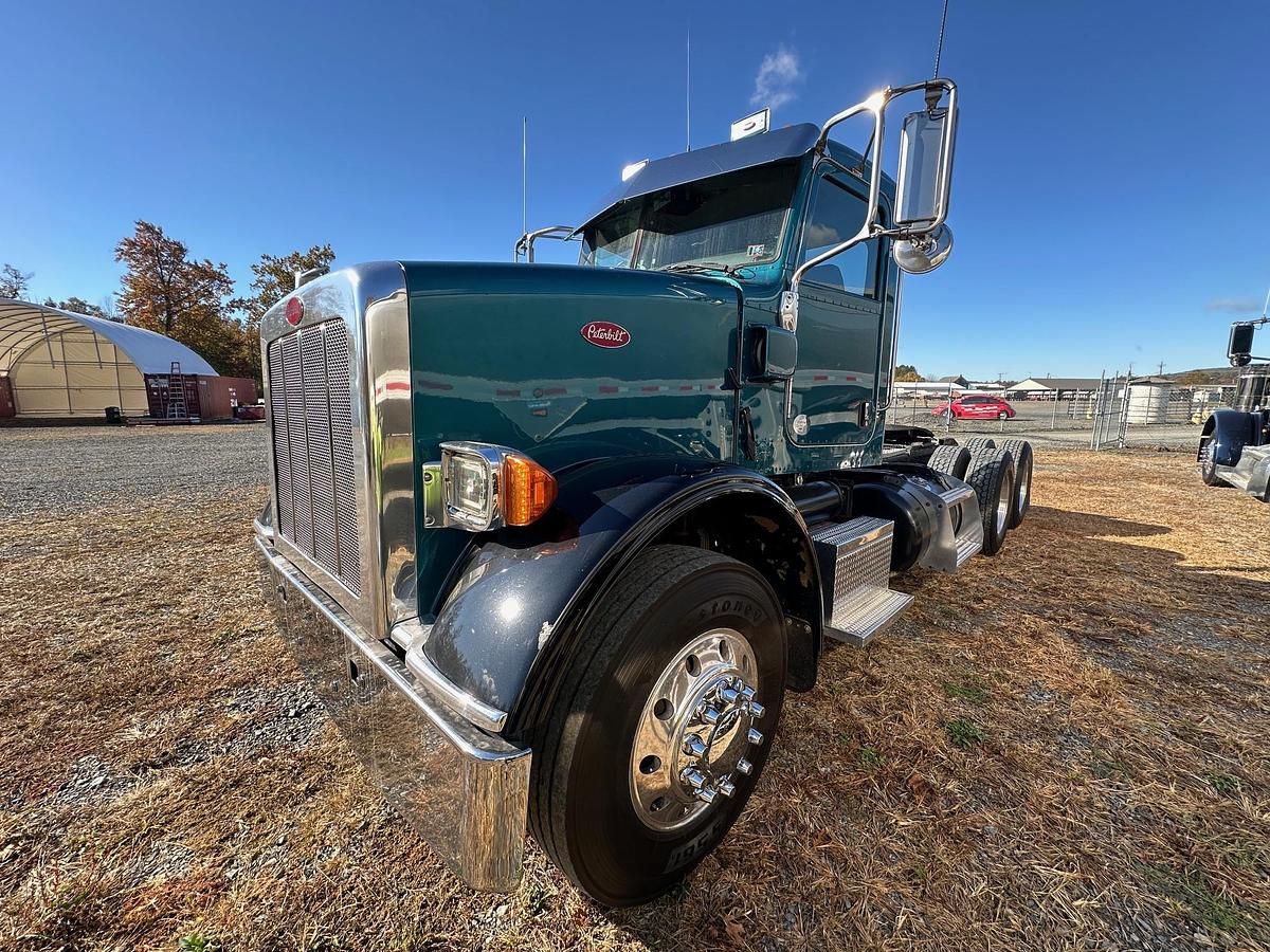 Used 2012 PETERBILT 365