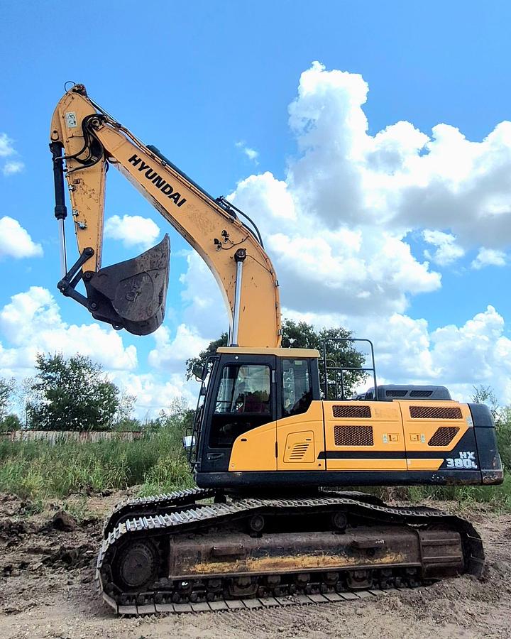 Used 2019 HYUNDAI HX380L